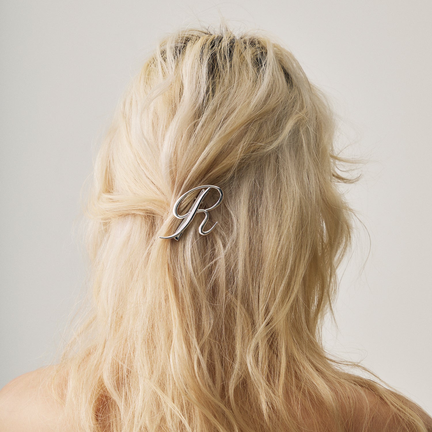 Initial Barrette R